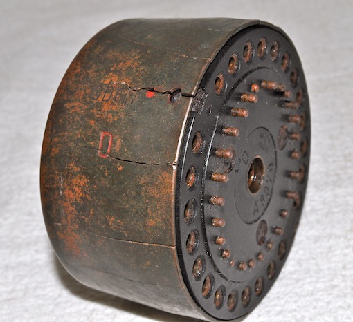 Plus model 249 Deutsche Empfänger und Enigma Schiffriermaschine in 1:35 